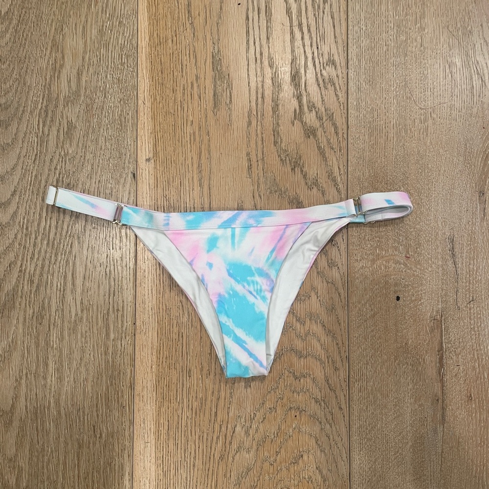 Cute tie die bb swim bottoms !!